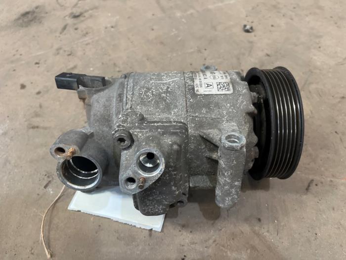 Usagé Compresseur de clim Volkswagen Passat (3C2) 2.0 FSI 16V Prix € 75,00 Règlement à la marge proposé par F. van den Mosselaar autodemontage