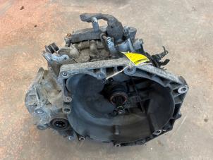 Begagnade Växellåda Opel Astra H GTC (L08) 1.9 CDTi 120 Pris € 200,00 Marginaltabell erbjuds av F. van den Mosselaar autodemontage
