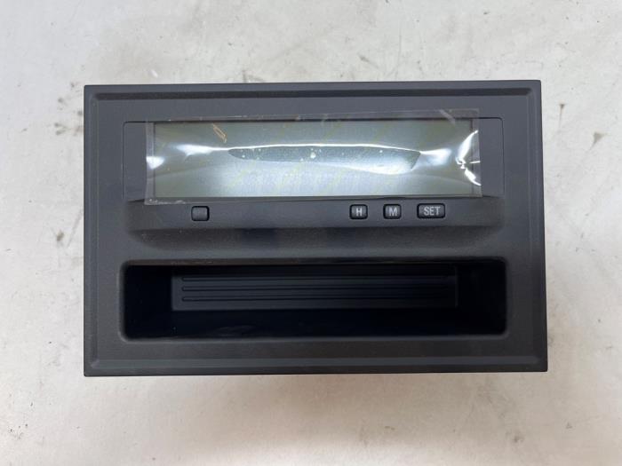 Begagnade Innerdisplay Mitsubishi Grandis (NA) 2.0 DI-D 16V Pris € 25,00 Marginaltabell erbjuds av F. van den Mosselaar autodemontage