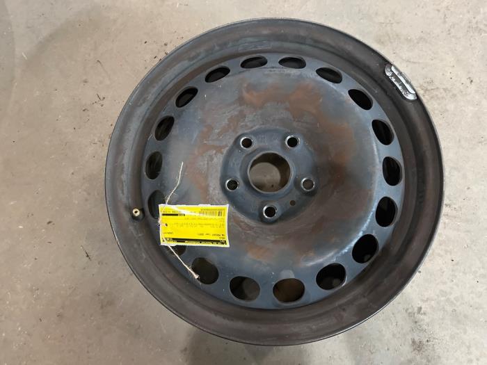 Używane Obrecz Volkswagen Passat Variant (3C5) 1.9 TDI Cena € 20,00 Procedura marży oferowane przez F. van den Mosselaar autodemontage