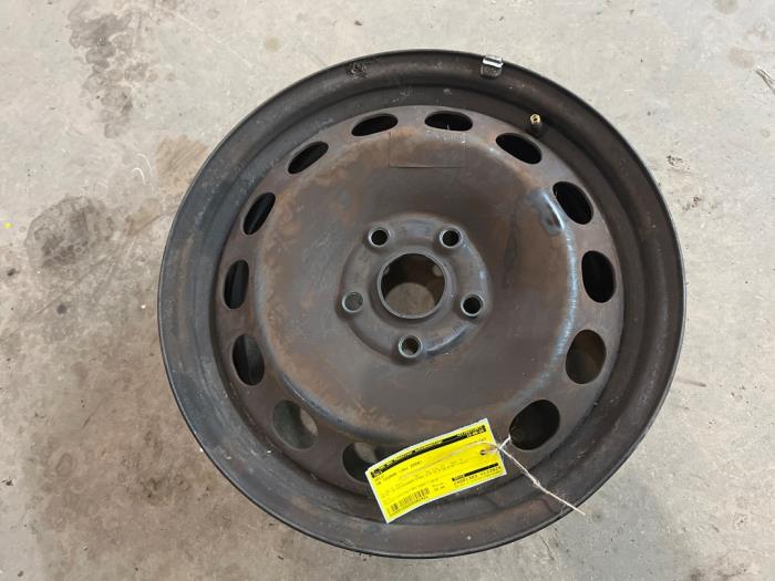 Używane Obrecz Volkswagen Touran (1T1/T2) 2.0 FSI 16V Cena € 20,00 Procedura marży oferowane przez F. van den Mosselaar autodemontage