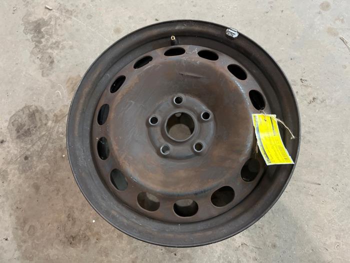 Używane Obrecz Volkswagen Touran (1T1/T2) 2.0 FSI 16V Cena € 20,00 Procedura marży oferowane przez F. van den Mosselaar autodemontage
