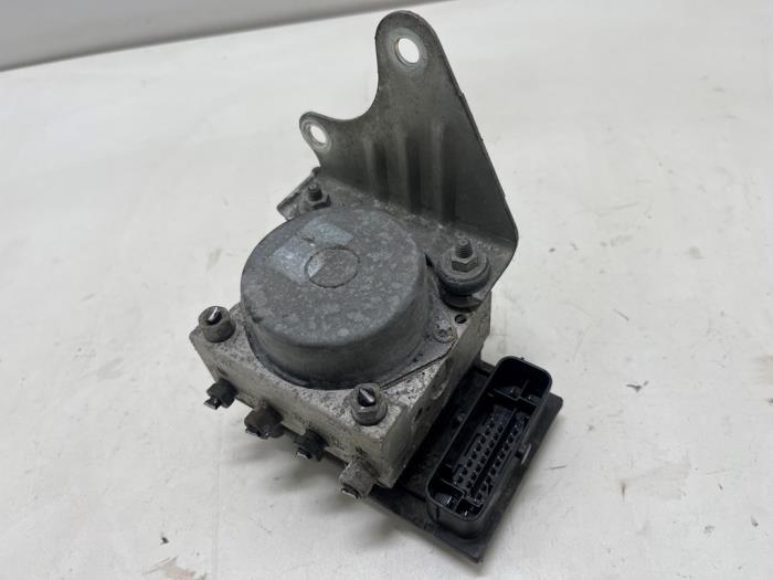 Begagnade ABS-pump Fiat 500C (312) 1.2 69 Pris € 20,00 Marginaltabell erbjuds av F. van den Mosselaar autodemontage