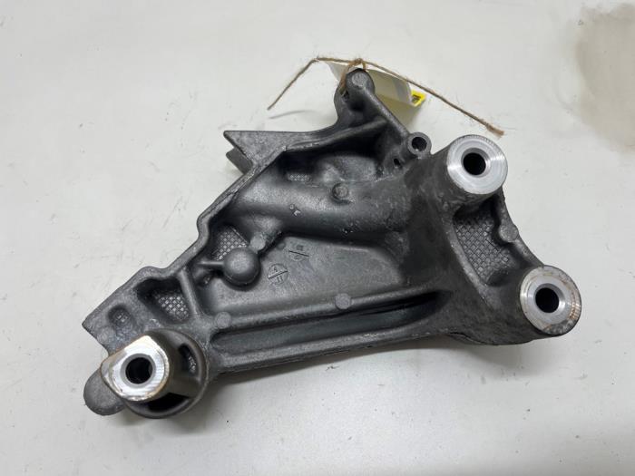 Used Engine mount Audi A3 Limousine (8YS) 2.0 30 TDI 16V Price € 15,00 Margin scheme offered by F. van den Mosselaar autodemontage
