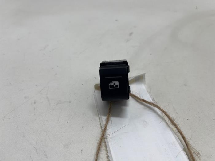 Usados Interruptor de ventanilla eléctrica Audi A3 Limousine (8YS) 2.0 30 TDI 16V Precio € 10,00 Norma de margen ofrecido por F. van den Mosselaar autodemontage