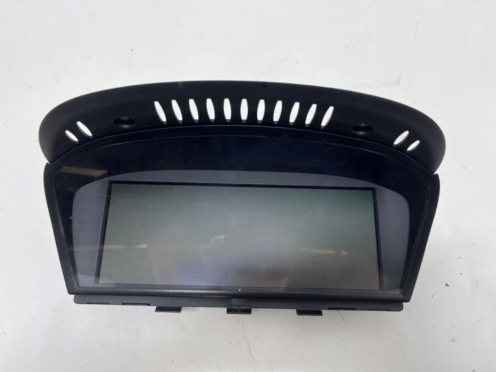 Begagnade Innerdisplay BMW 3 serie (E90) 318i 16V Pris € 75,00 Marginaltabell erbjuds av F. van den Mosselaar autodemontage