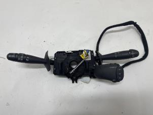Usagé Commutateur combi colonne de direction Dacia Duster (HS) 1.6 16V Prix € 35,00 Règlement à la marge proposé par F. van den Mosselaar autodemontage
