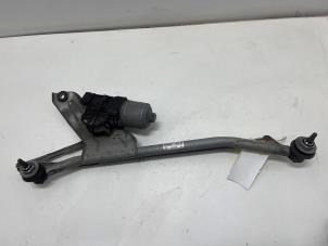 Usagé Moteur + mécanisme d'essuie glace Dacia Duster (HS) 1.6 16V Prix € 50,00 Règlement à la marge proposé par F. van den Mosselaar autodemontage