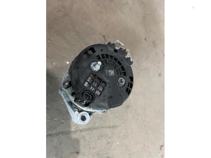 Dynamo van een Chevrolet Spark (M300) 1.0 16V Bifuel 2010