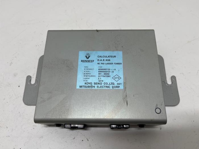 Used Power steering computer Renault Twingo (C06) 1.2 Price € 25,00 Margin scheme offered by F. van den Mosselaar autodemontage