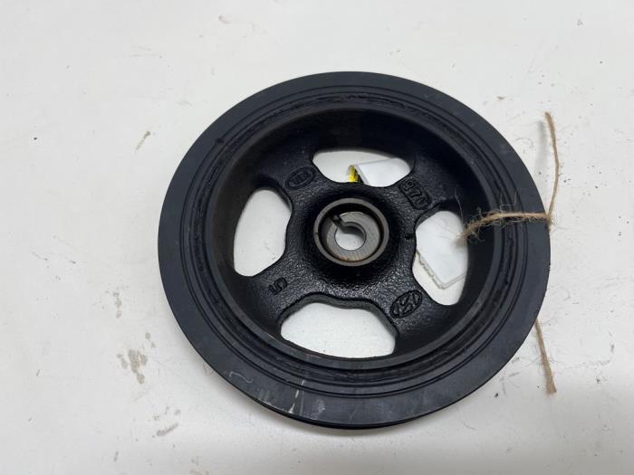 Gebrauchte Kurbelwelle Riemenscheibe Kia Venga 1.4 CVVT 16V Preis € 25,00 Margenregelung angeboten von F. van den Mosselaar autodemontage