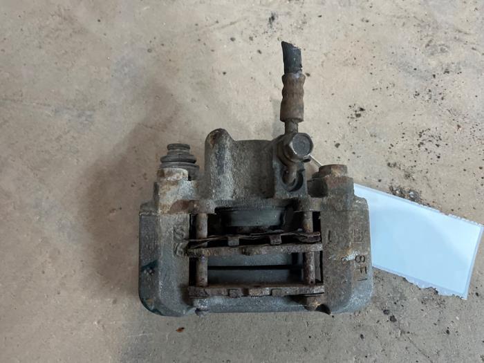 Gebrauchte Bremszange rechts hinten Toyota Celica (ZZT230/231) 1.8 16V VVTL-i TS Preis € 25,00 Margenregelung angeboten von F. van den Mosselaar autodemontage