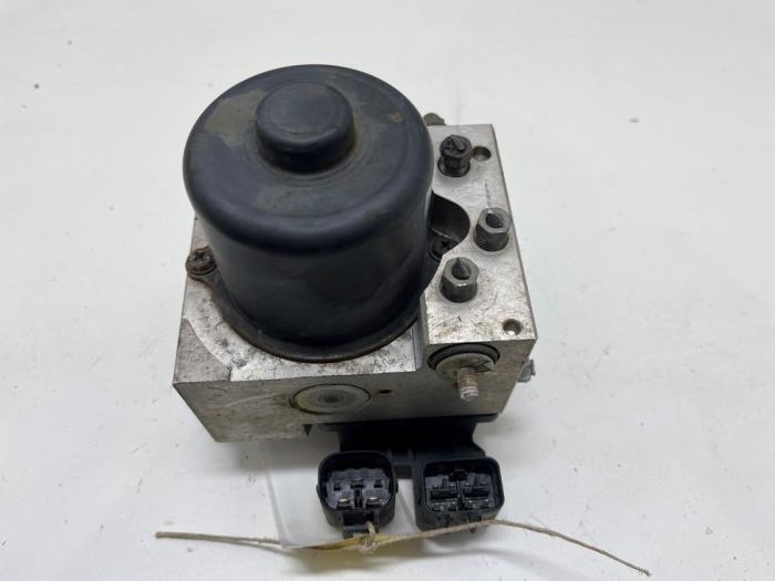 Usagé Bloc ABS Toyota Celica (ZZT230/231) 1.8 16V VVTL-i TS Prix € 20,00 Règlement à la marge proposé par F. van den Mosselaar autodemontage