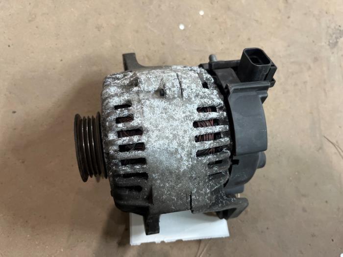 Usagé Dynamo Nissan Micra (K12) 1.2 16V Prix € 35,00 Règlement à la marge proposé par F. van den Mosselaar autodemontage