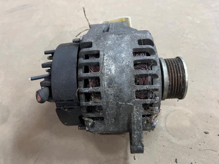 Begagnade Dynamo Opel Astra H SW (L35) 1.9 CDTi 100 Pris € 50,00 Marginaltabell erbjuds av F. van den Mosselaar autodemontage