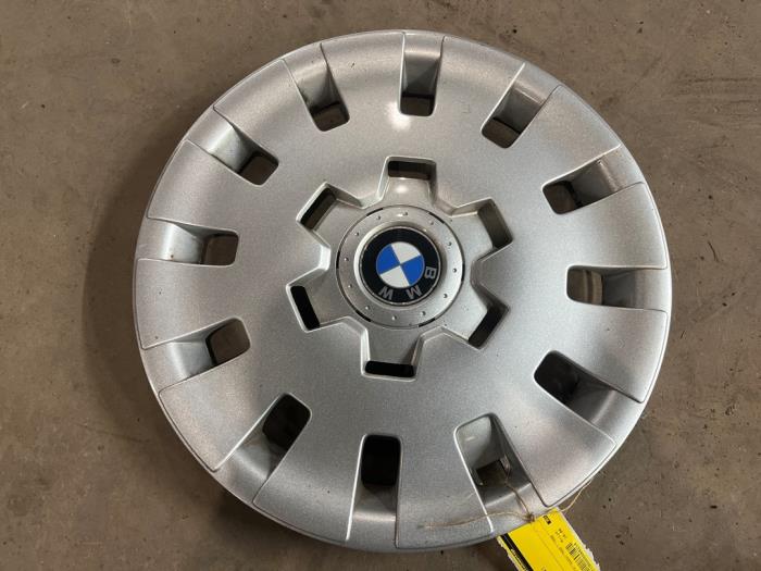 Używane Kolpak BMW 3 serie (E36/4) 316i Cena € 10,00 Procedura marży oferowane przez F. van den Mosselaar autodemontage