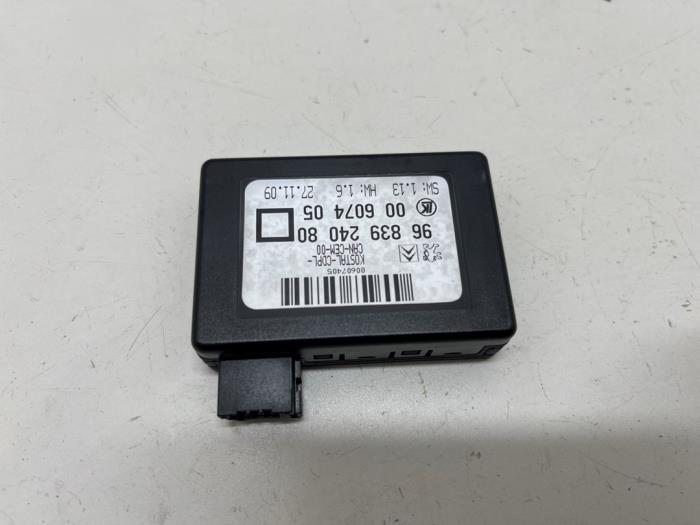 Begagnade Regnsensor Citroen C3 Picasso (SH) 1.6 16V VTI 120 Pris € 15,00 Marginaltabell erbjuds av F. van den Mosselaar autodemontage