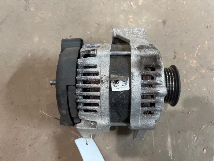 Begagnade Dynamo Chevrolet Spark 1.0 16V Bifuel Pris € 35,00 Marginaltabell erbjuds av F. van den Mosselaar autodemontage