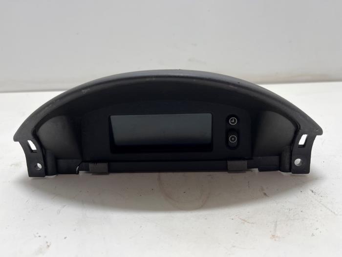 Begagnade Innerdisplay Opel Corsa C (F08/68) 1.2 16V Pris € 10,00 Marginaltabell erbjuds av F. van den Mosselaar autodemontage
