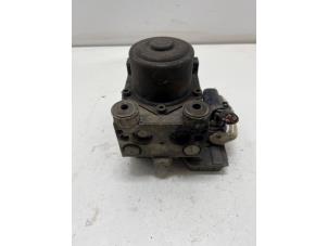 ABS Pumpe van een Mazda 6 (GG12/82) 2.0 CiDT HP 16V 2002
