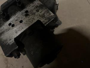 ABS Pumpe van een Mazda 6 (GG12/82) 2.0 CiDT HP 16V 2002