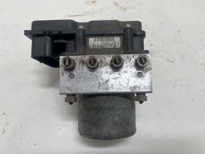 Usagé Bloc ABS Peugeot 308 (4A/C) 1.6 VTI 16V Prix € 20,00 Règlement à la marge proposé par F. van den Mosselaar autodemontage