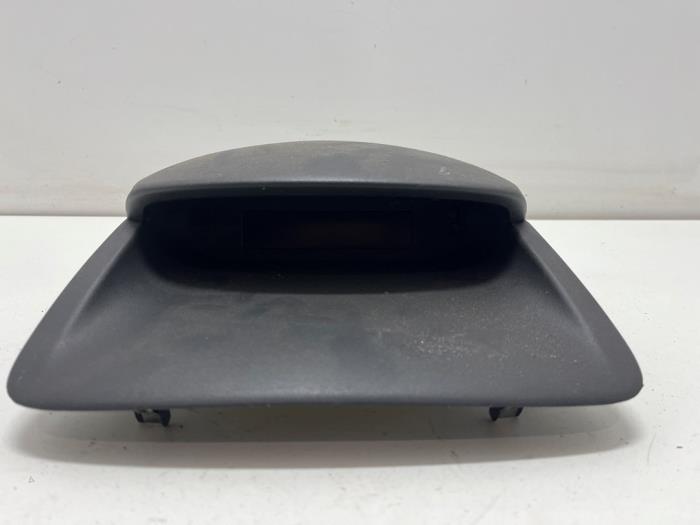 Begagnade Innerdisplay Renault Clio III (BR/CR) 1.6 16V Pris € 10,00 Marginaltabell erbjuds av F. van den Mosselaar autodemontage