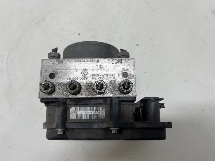 Begagnade ABS-pump Renault Kangoo Express (FW) ZE Pris € 70,00 Marginaltabell erbjuds av F. van den Mosselaar autodemontage