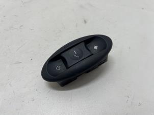 Gebrauchte Schiebedach Schalter BMW Mini One/Cooper (R50) 1.6 16V Cooper Preis € 10,00 Margenregelung angeboten von F. van den Mosselaar autodemontage