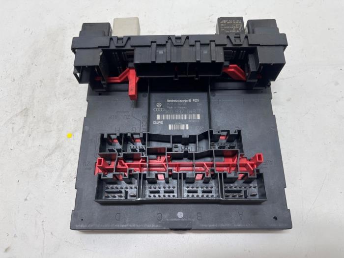 Used Body control computer Seat Altea (5P1) 1.9 TDI 105 Price € 20,00 Margin scheme offered by F. van den Mosselaar autodemontage