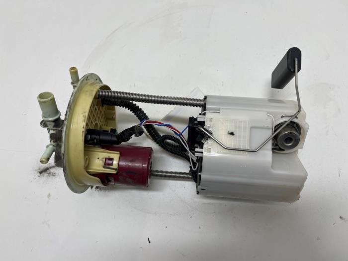 Usagé Pompe à carburant Opel Ampera 1.4 16V Prix € 3,00 Règlement à la marge proposé par F. van den Mosselaar autodemontage
