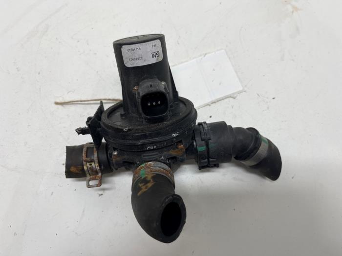 Begagnade Vattenpump Opel Ampera 1.4 16V Pris € 35,00 Marginaltabell erbjuds av F. van den Mosselaar autodemontage