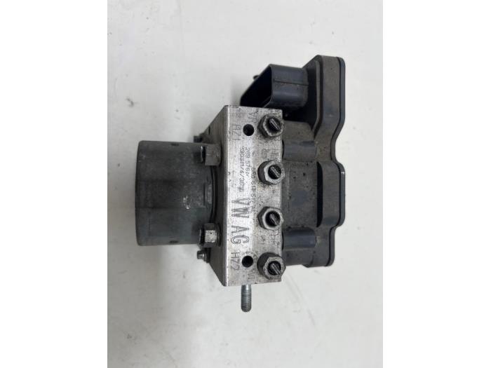 Begagnade ABS-pump Audi A1 (8X1/8XK) 1.4 TFSI 16V 122 Pris € 20,00 Marginaltabell erbjuds av F. van den Mosselaar autodemontage