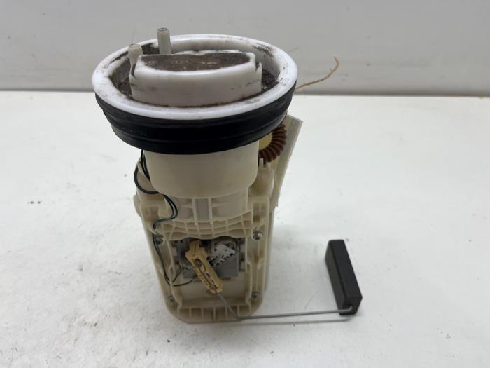 Used Electric fuel pump Volkswagen Polo IV (9N1/2/3) 1.2 12V Price € 35,00 Margin scheme offered by F. van den Mosselaar autodemontage