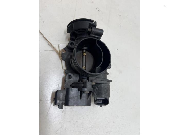 Używane Przepustnica Peugeot 206 (2A/C/H/J/S) 1.1 XN,XR Cena € 15,00 Procedura marży oferowane przez F. van den Mosselaar autodemontage
