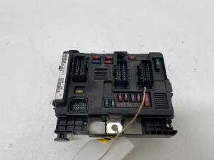 Usados Caja de fusibles Peugeot 206 (2A/C/H/J/S) 1.4 HDi Precio € 20,00 Norma de margen ofrecido por F. van den Mosselaar autodemontage