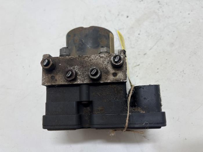 Usagé Pompe ABS Peugeot 207/207+ (WA/WC/WM) 1.4 16V VTi Prix € 30,00 Règlement à la marge proposé par F. van den Mosselaar autodemontage
