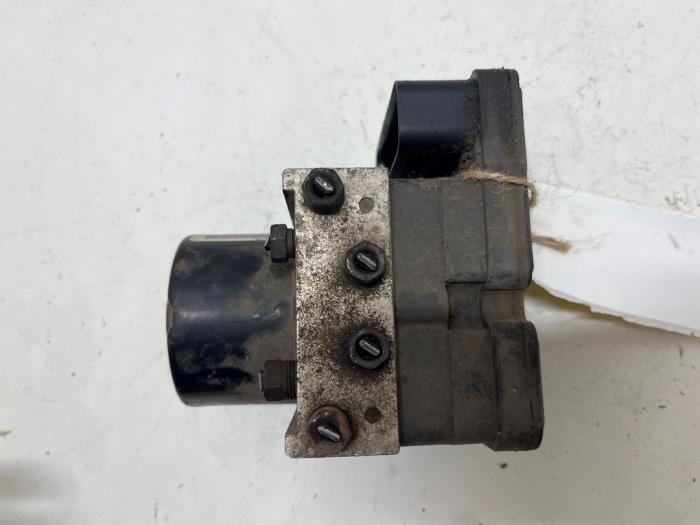 Usagé Bloc ABS Peugeot 207/207+ (WA/WC/WM) 1.6 HDi 16V Prix € 30,00 Règlement à la marge proposé par F. van den Mosselaar autodemontage