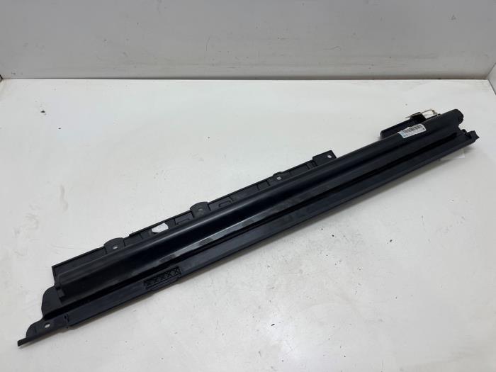 Gebrauchte Rollo links Mercedes E (W212) E-250 CGI 16V BlueEfficiency Preis € 25,00 Margenregelung angeboten von F. van den Mosselaar autodemontage