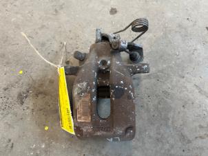 Used Rear brake calliper, left Peugeot 407 (6D) 2.2 16V Price € 35,00 Margin scheme offered by F. van den Mosselaar autodemontage