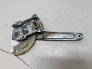Gebrauchte Fenstermechanik 4-türig rechts hinten Hyundai Atos 1.0 12V Preis € 15,00 Margenregelung angeboten von F. van den Mosselaar autodemontage