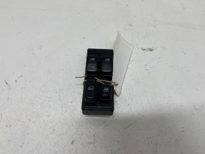 Usados Interruptor de ventanilla eléctrica Kia Carnival 2 (FIB/FLD) 2.9 HPDi 16V Precio € 9,99 Norma de margen ofrecido por F. van den Mosselaar autodemontage