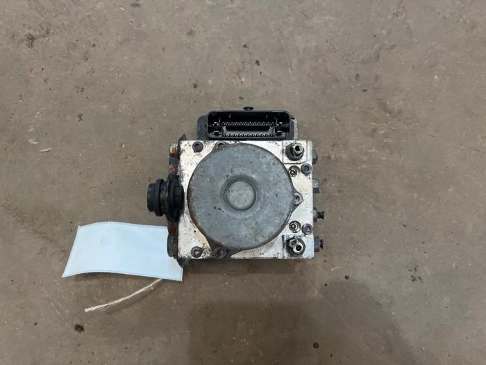 Begagnade ABS-pump Seat Mii 1.0 12V Pris € 20,00 Marginaltabell erbjuds av F. van den Mosselaar autodemontage
