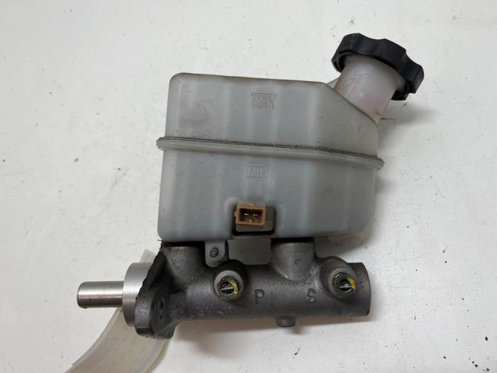 Master brake cylinder