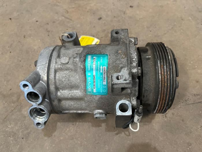 Usagé Pompe clim Renault Twingo (C06) 1.2 Prix € 50,00 Règlement à la marge proposé par F. van den Mosselaar autodemontage