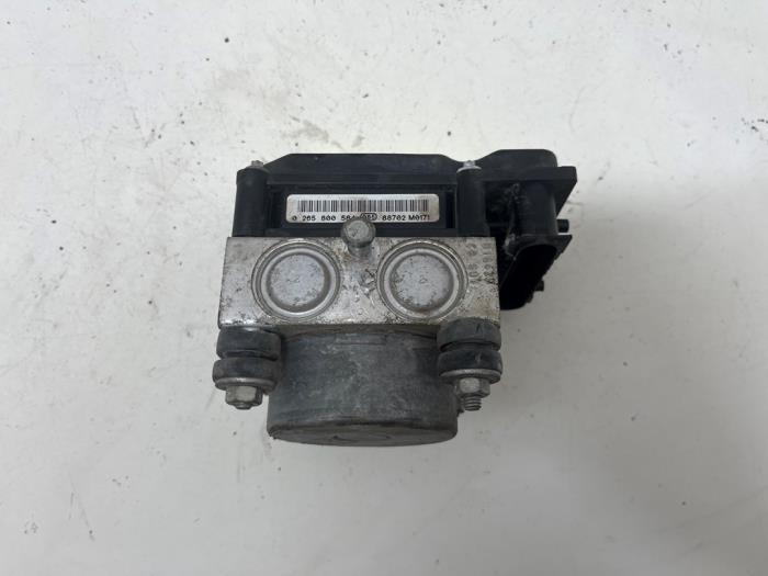 Begagnade ABS-pump Dacia Sandero I (BS) 1.6 Pris € 20,00 Marginaltabell erbjuds av F. van den Mosselaar autodemontage
