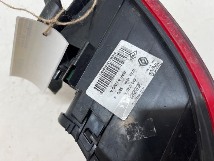 Baklykta, höger från en Renault Clio IV (5R) 0.9 Energy TCE 90 12V 2018