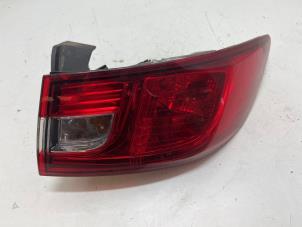 Begagnade Baklykta, höger Renault Clio IV (5R) 0.9 Energy TCE 90 12V Pris € 35,00 Marginaltabell erbjuds av F. van den Mosselaar autodemontage
