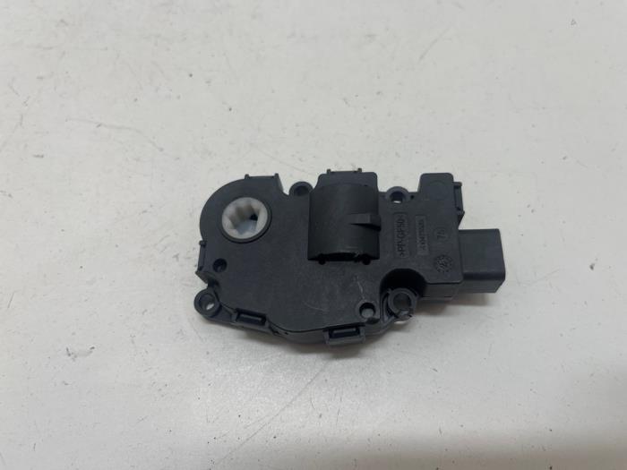 Begagnade Värmarventil, motor BMW 3 serie (F30) 316i 1.6 16V Pris € 10,00 Marginaltabell erbjuds av F. van den Mosselaar autodemontage