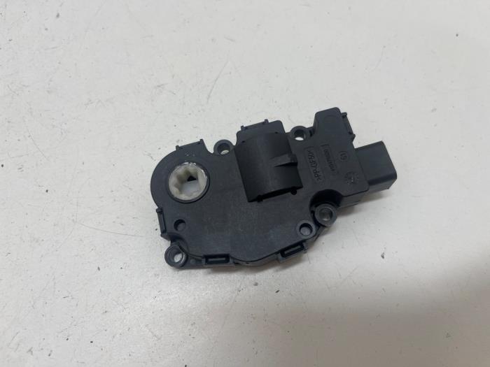 Begagnade Värmarventil, motor BMW 3 serie (F30) 316i 1.6 16V Pris € 10,00 Marginaltabell erbjuds av F. van den Mosselaar autodemontage